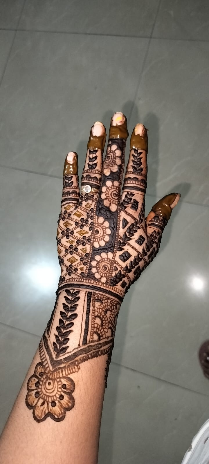 Rupal Mishra's customer mehendi review - Super fast dispatch and premium packaging