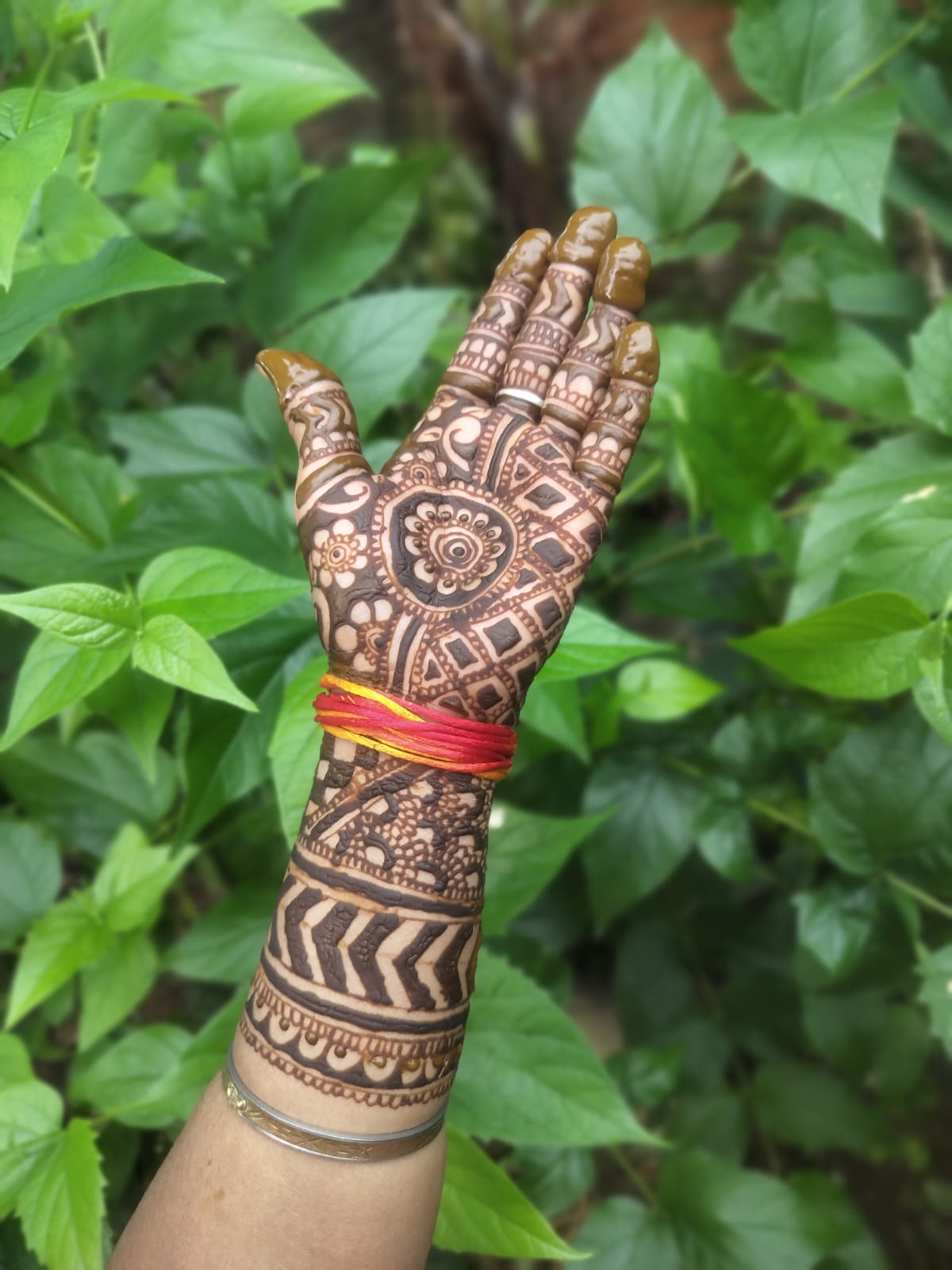 Shreya Bhatt's customer mehendi review - Natural henna in its purest form outdoors