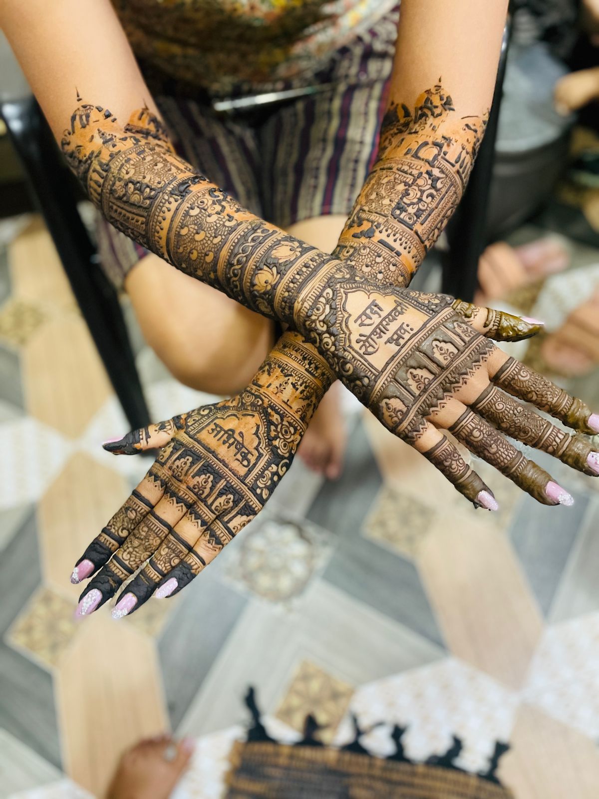 Rashmi Tripathi's customer mehendi review - Doli and baraat motifs came out breathtaking