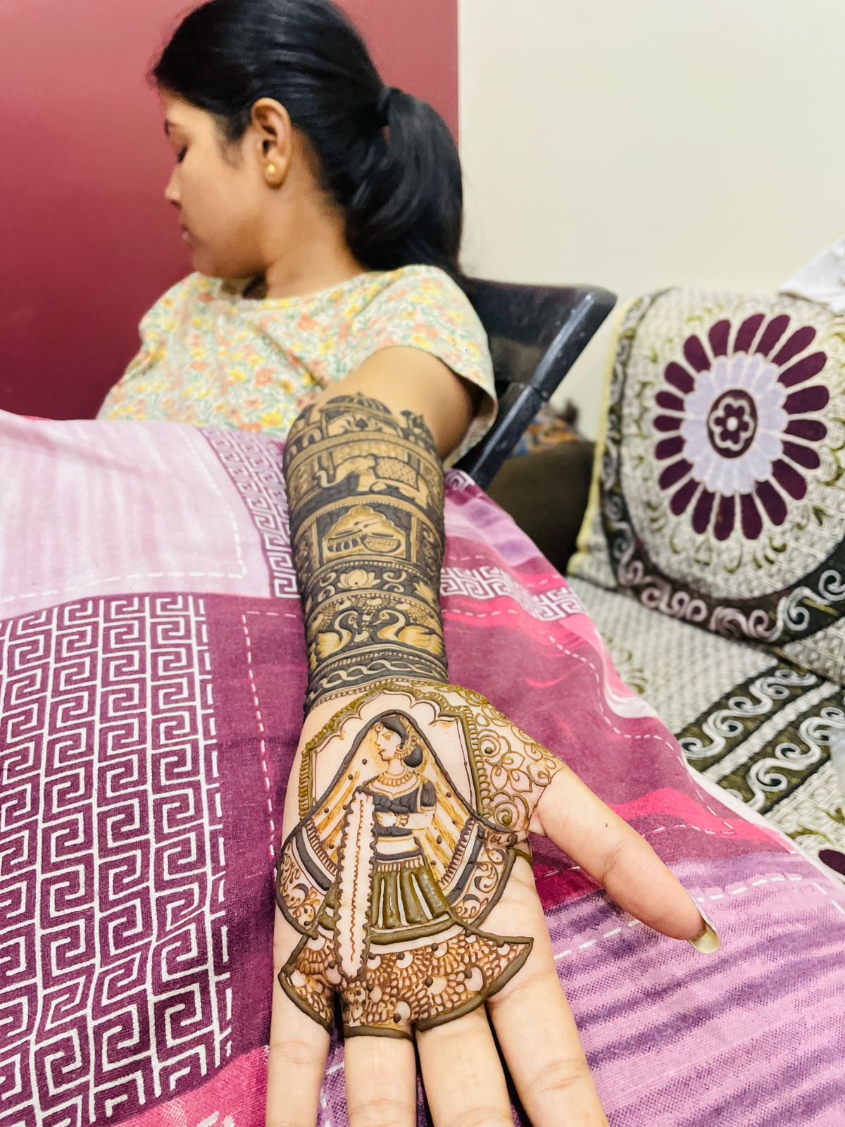 Rani Khandelwal's customer mehendi review - Rich color even on palms that usually don’t get dark
